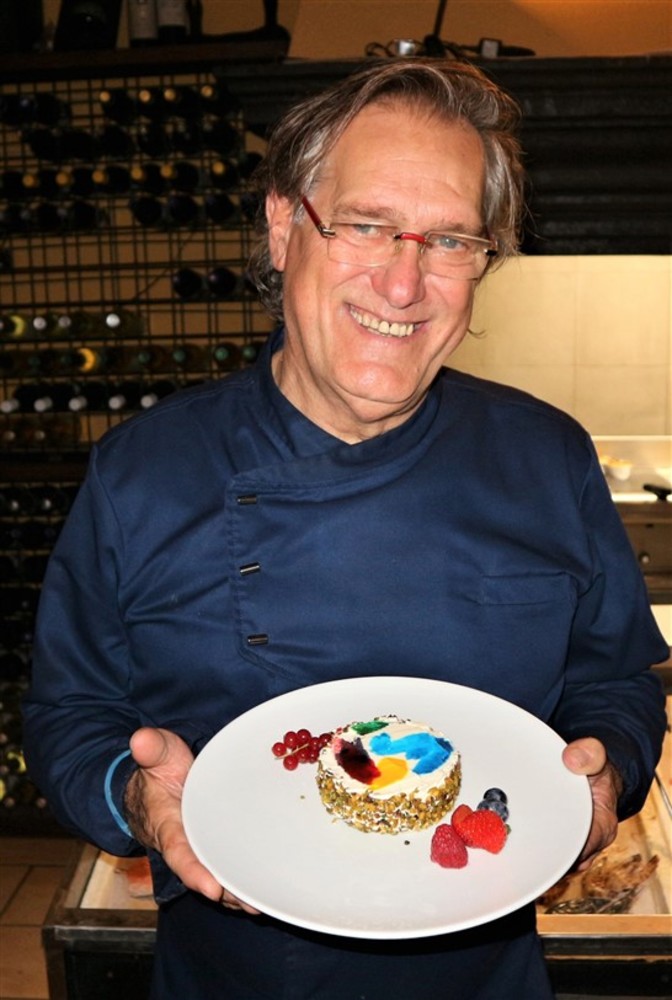 Albissola Marina: l’arte entra in cucina e il piatto diventa un’opera con lo chef Mauro Granone (Fotogallery) Albissola Marina: l’arte entra in cucina e il piatto diventa un’opera con lo chef Mauro Granone (Fotogallery)