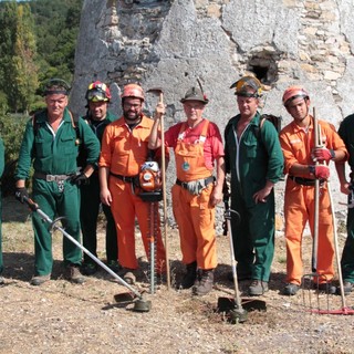 Anche gli Alpini hanno contribuito allo spegnimento dell’incendio di Alassio