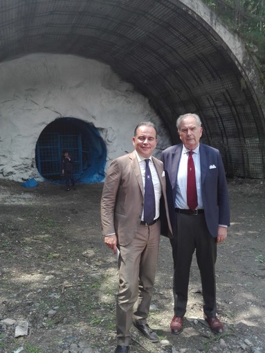 Traforo Armo-Cantarana, il Presidente della Provincia Olivieri: “Opera strategica che migliorerà i collegamenti tra Basso Piemonte il Ponente Ligure” Traforo Armo-Cantarana, il Presidente della Provincia Olivieri: “Opera strategica che migliorerà i collegamenti tra Basso Piemonte il Ponente Ligure”