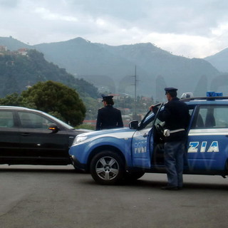 Controlli contro l'immigrazione clandestina, la Polizia di Frontiera sequestra un'auto rubata a Savona
