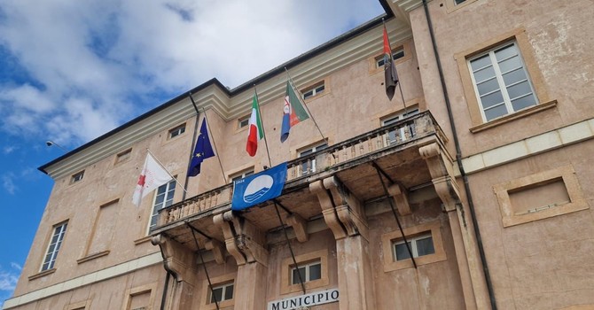 Loano, al via le gare per le spiagge. Il sindaco: "Vogliamo governare il litorale con regole chiare"