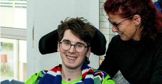 Albenga abbraccia Paolo Sarullo, la maratona della solidarietà fa tappa in città