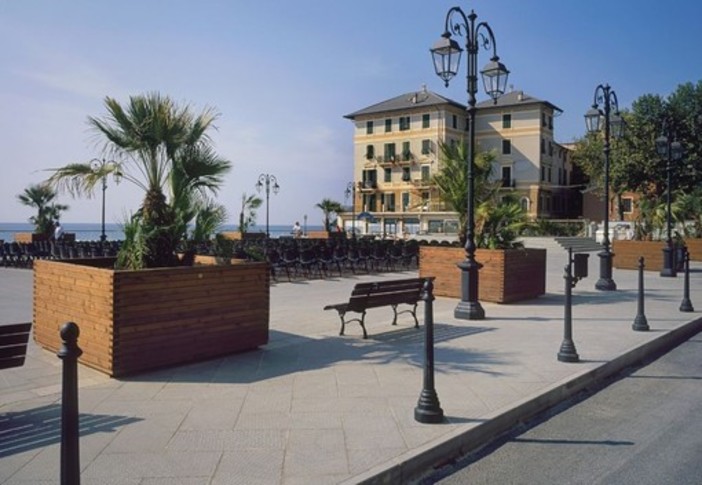 Piazza Partigiani accende gli animi ad Alassio, Canepa: "Conosciamo i vincoli della Piazza, Melgrati forse no e vive nei ricordi"