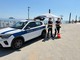 Brandeggia un coltello sul molo si Alassio: denunciato dalla Polizia Locale