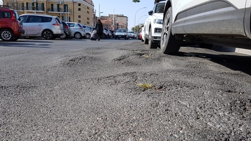 Loano, al via i lavori di sistemazione del parcheggio di piazza Cai