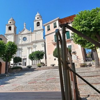 Borgio, l'Unitre porta in scena in piazza San Pietro "La Mandragola" di Macchiavelli Borgio, l'Unitre porta in scena in piazza San Pietro "La Mandragola" di Macchiavelli
