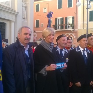 Roberta Pinotti porta "il suo sì" in piazza a Pietra Ligure