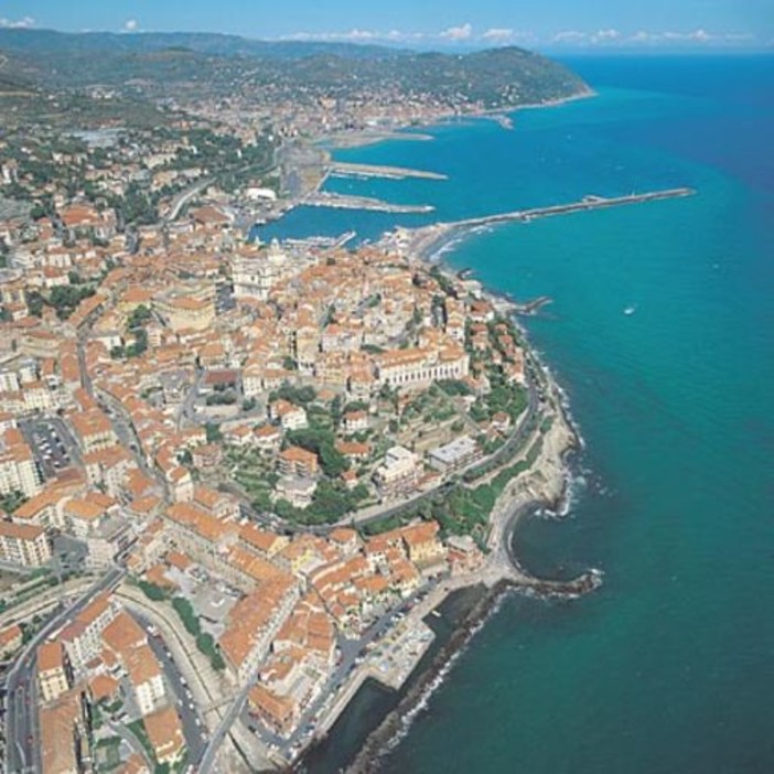Albenga: i comuni ingauni al convegno sulle vie del sale di Porto Maurizio Albenga: i comuni ingauni al convegno sulle vie del sale di Porto Maurizio