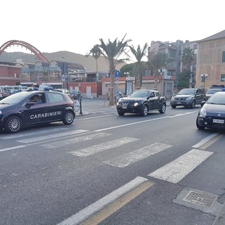 Sicurezza ad Albenga, controlli a tappeto da parte dei carabinieri in piazze e parchi pubblici. Ispezionati anche numerosi edifici abbandonati (FOTO e VIDEO) Sicurezza ad Albenga, controlli a tappeto da parte dei carabinieri in piazze e parchi pubblici. Ispezionati anche numerosi edifici abbandonati (FOTO e VIDEO)