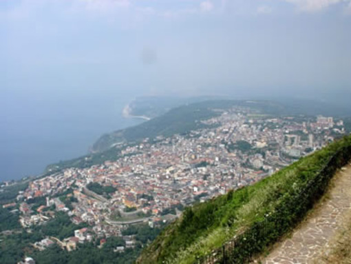 Gerolamo risponde stizzito alla polemica sulla partecipazione alla Festa della Varia a Palmi