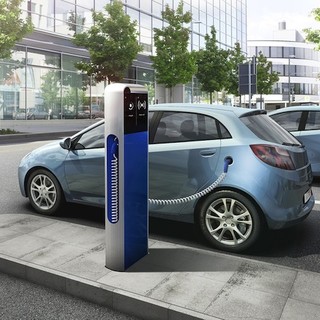 Savona verso la Smart City: entro l'estate 2016 saranno installati dieci distributori di energia per auto elettriche