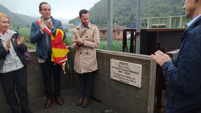 Finale, il ponte sul Pora intitolato a Giovanni Ferrari Barusso: "In questa opera il suo amore per la città" Finale, il ponte sul Pora intitolato a Giovanni Ferrari Barusso: "In questa opera il suo amore per la città"