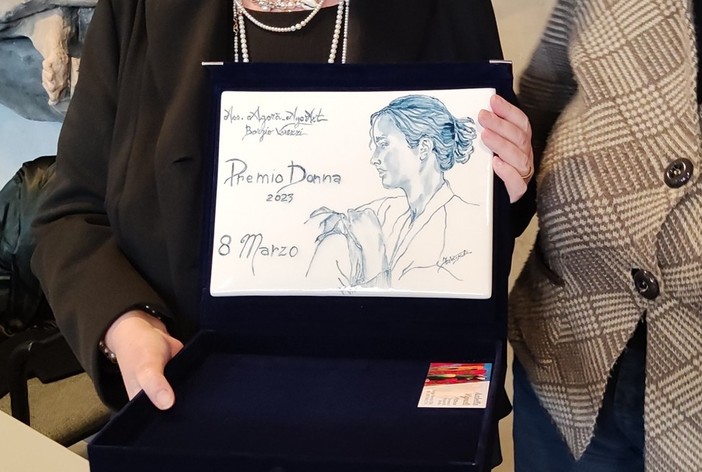 Borgio Verezzi celebra le donne: il "PremioDonna25" assegnato alla teologa Antonietta Potente