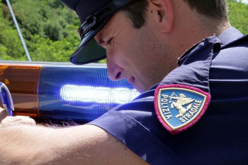 Savona, cinque scooter sequestrati e 6 mila euro di multa dalla polstrada