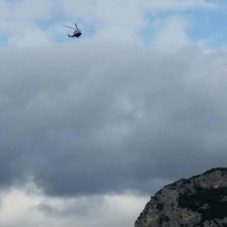 Finale Ligure, rocciatore cade da parete a Perti: trasportato al Santa Corona