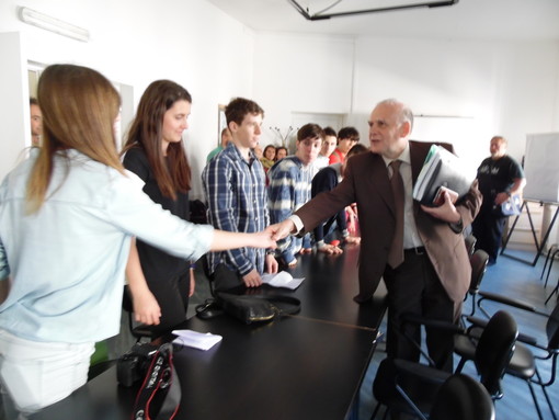 Classi pollaio a Savona, studenti del liceo Classico in protesta incontrano il Provveditorato: "Vogliamo garanzie per la nostra formazione"