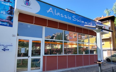 Un tuffo nella solidarietà, ad Alassio  24 ore di nuoto no-stop per l'Avis