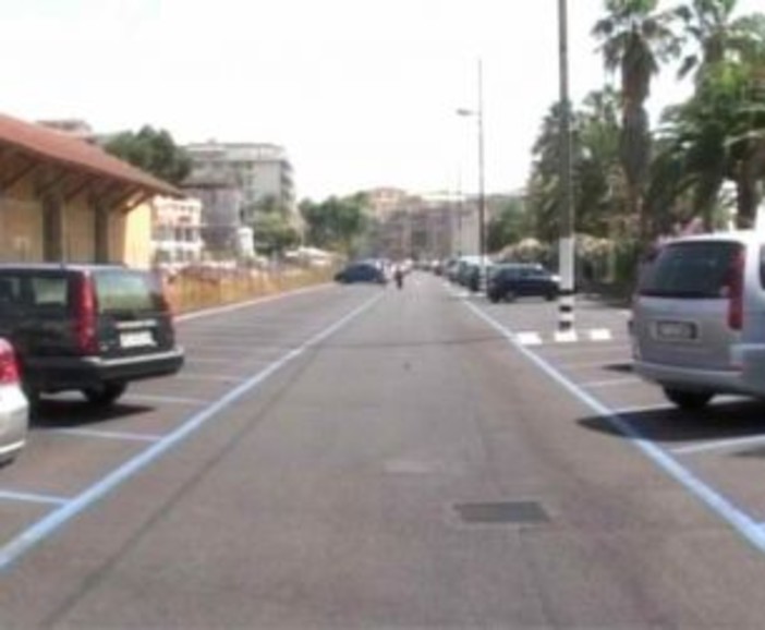 Alassio: raddoppio dei posti auto per il parcheggio di via Pera Alassio: raddoppio dei posti auto per il parcheggio di via Pera