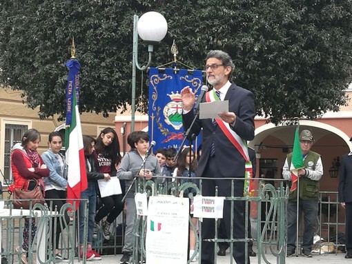 Pietra Ligure celebra il 25 aprile, il sindaco Valeriani: "Farò di tutto per tenere vivi i valori democratici" Pietra Ligure celebra il 25 aprile, il sindaco Valeriani: "Farò di tutto per tenere vivi i valori democratici"