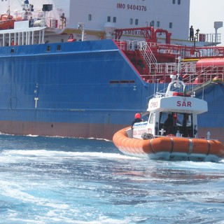 Esercitazione complessa antinquinamento nel porto di Vado Ligure