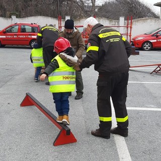 Savona, vigili del fuoco per un giorno: Pompieropoli conquista i bambini (FOTO e VIDEO)