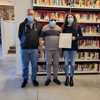 Loano, in biblioteca una nuova postazione dedicata a non vedenti e ipovedenti