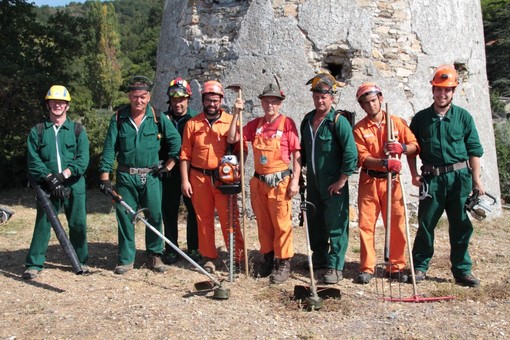 Anche gli Alpini hanno contribuito allo spegnimento dell’incendio di Alassio