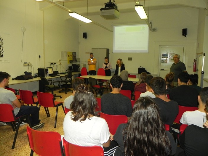 I giovani geometri dell'istituto "Falcone" contribuiscono al Piano del Traffico di Loano I giovani geometri dell'istituto "Falcone" contribuiscono al Piano del Traffico di Loano