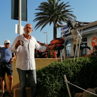 Albisola, inaugurata l'opera "Pe Sciortî": un mix tra l'uscita dal lockdown e il mare Albisola, inaugurata l'opera "Pe Sciortî": un mix tra l'uscita dal lockdown e il mare