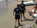 Alassio, venditore abusivo dà in escandescenze e aggredisce due agenti della polizia locale: denunciato Alassio, venditore abusivo dà in escandescenze e aggredisce due agenti della polizia locale: denunciato