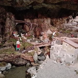 Pietra Ligure, ritorna il tradizionale Presepe allestito dalla confraternita Santa Caterina (FOTO)