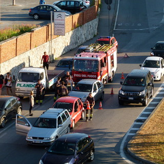 Incidente in via Stalingrado, coinvolti mezzi dei Vigili del Fuoco