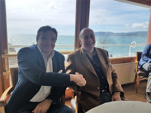 Alassio, la lista civica “Melgrati Sindaco” si presenta: "La volontà è quella di rilanciare questa città" (FOTO e VIDEO) Alassio, la lista civica “Melgrati Sindaco” si presenta: "La volontà è quella di rilanciare questa città" (FOTO e VIDEO)