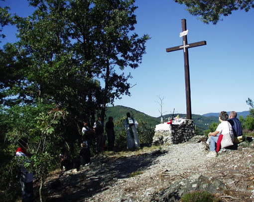 A Mallare la tradizionale processione settembrina alla “Rocca della Madonna” A Mallare la tradizionale processione settembrina alla “Rocca della Madonna”