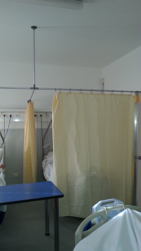 Pietra Ligure: Donazione di paraventi per S.Corona da parte di Cittadinazattiva Pietra Ligure: Donazione di paraventi per S.Corona da parte di Cittadinazattiva