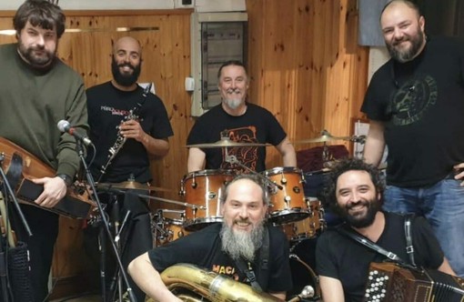 Andora, il Parco delle Farfalle si trasforma in una piazza occitana per il concerto de La Péiro Douso
