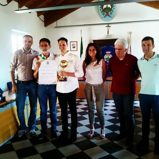 Pietra: premiato il "bomber" Sebastiano Gravina (FOTO e VIDEO)