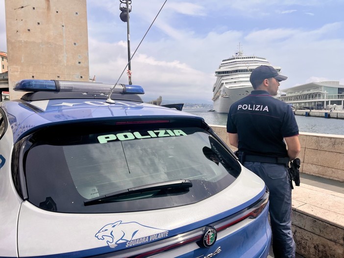 Savona, stop alle tende abusive in spiaggia: controlli e sanzioni prima di Ferragosto