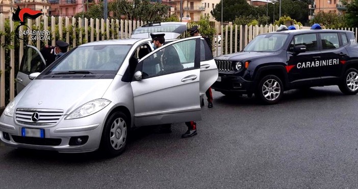 Dalla casa laboratorio di Ceriale allo spaccio ad Albenga: arrestati dai carabinieri due giovani pusher marocchini