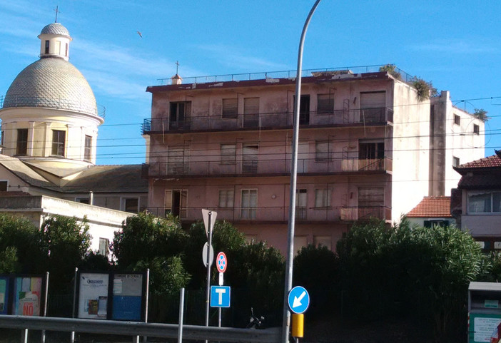 Ceriale, nella foto Palazzo Pesce Ceriale, nella foto Palazzo Pesce