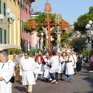 “Cantare e portare la Croce”, decima edizione: a Savona 13 cori da quattro diocesi