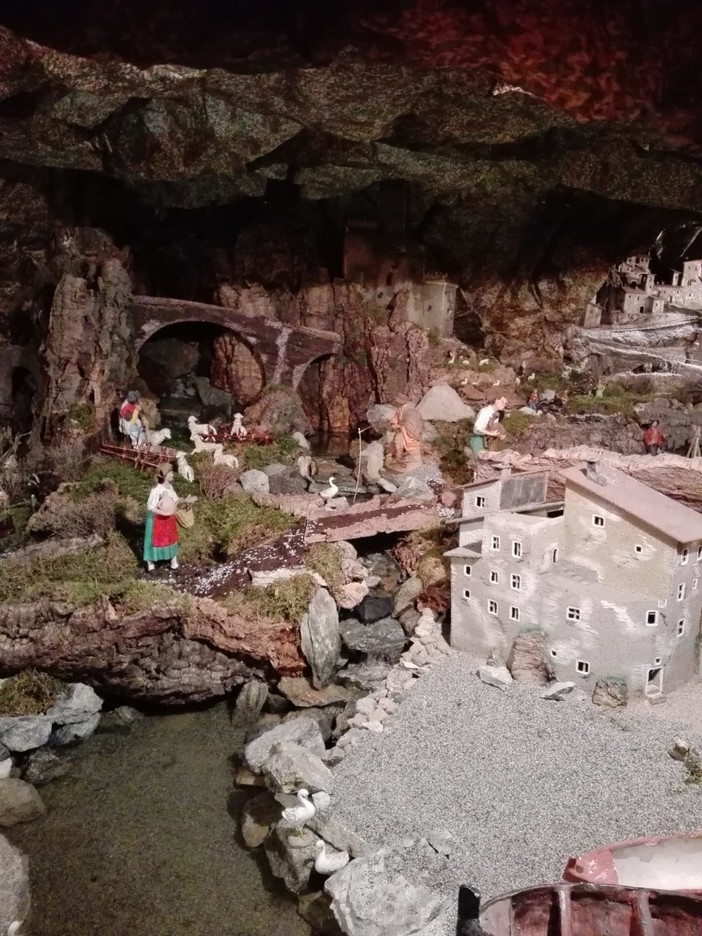 Pietra Ligure, ritorna il tradizionale Presepe allestito dalla confraternita Santa Caterina (FOTO)