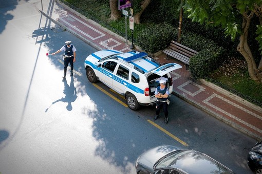 Alassio, 23enne torinese provoca incidente con tasso alcolemico oltre il doppio del consentito: patente ritirata e fascicolo penale aperto Alassio, 23enne torinese provoca incidente con tasso alcolemico oltre il doppio del consentito: patente ritirata e fascicolo penale aperto