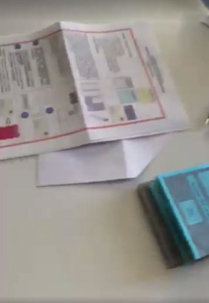 Savonese che vota all'estero: "Insieme al plico consolare i santini di due candidati"