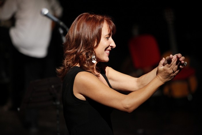 Loano, verrà consegnato questa sera il premio miglior album 2011 a Roberta Alloisio Loano, verrà consegnato questa sera il premio miglior album 2011 a Roberta Alloisio