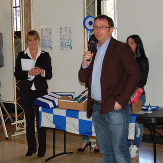 Premiata "la più bella vetrina biancoblu"