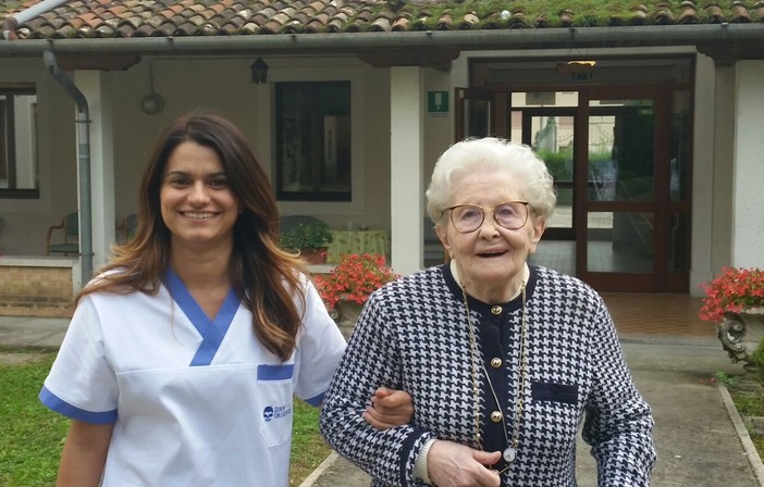 AAA cercasi urgentemente 350 operatori a tempo pieno e altri 1.200 part time per residenze sanitarie per anziani