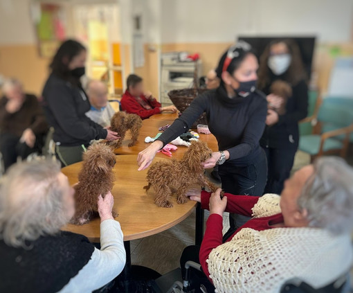 Loano, alla Rp Ramella torna la pet-therapy col progetto "Una zampa per ricordare"