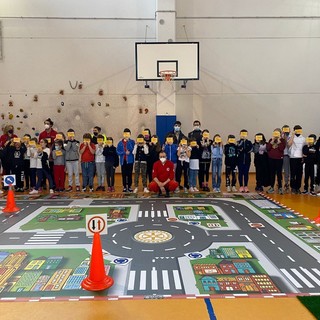 Progetto &quot;Maestri della strada&quot;, consegnati i primi patentini agli studenti delle scuole di Stella