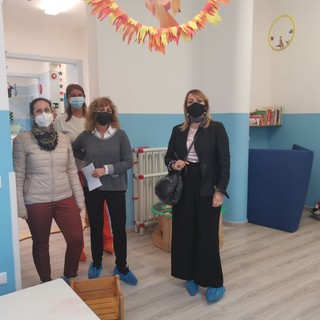 Alassio, Franca Giannotta in visita all'Asilo Nido Piccolo Principe: "Un bagno di gioia e buonumore" (FOTO)